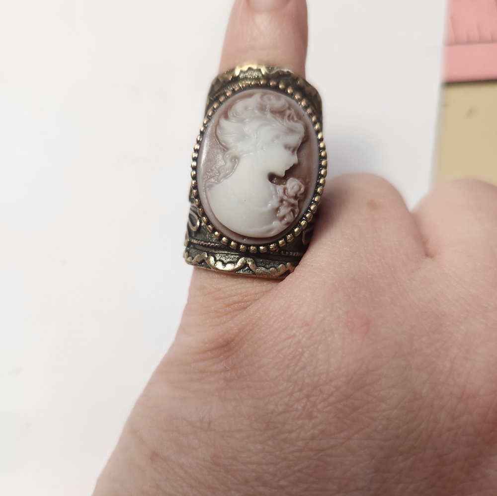 Vintage costume Cameo Ring